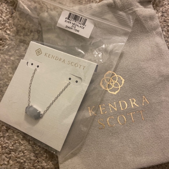 Kendra Scott Necklace - Picture 2 of 3